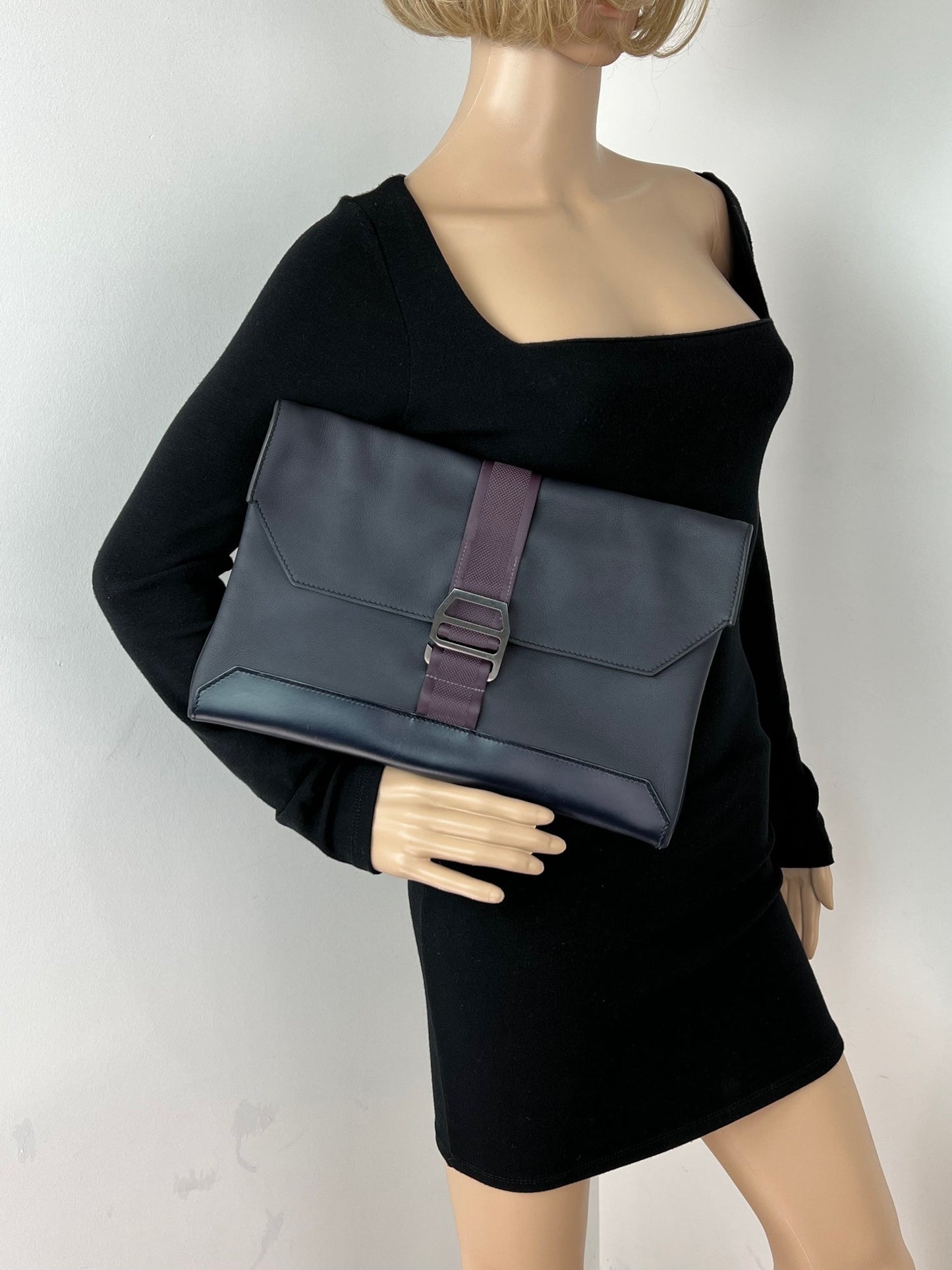 HERMÈS Messenger Cityslide Pouch Evercolor Leather Indigo Blue Clutch Preowned