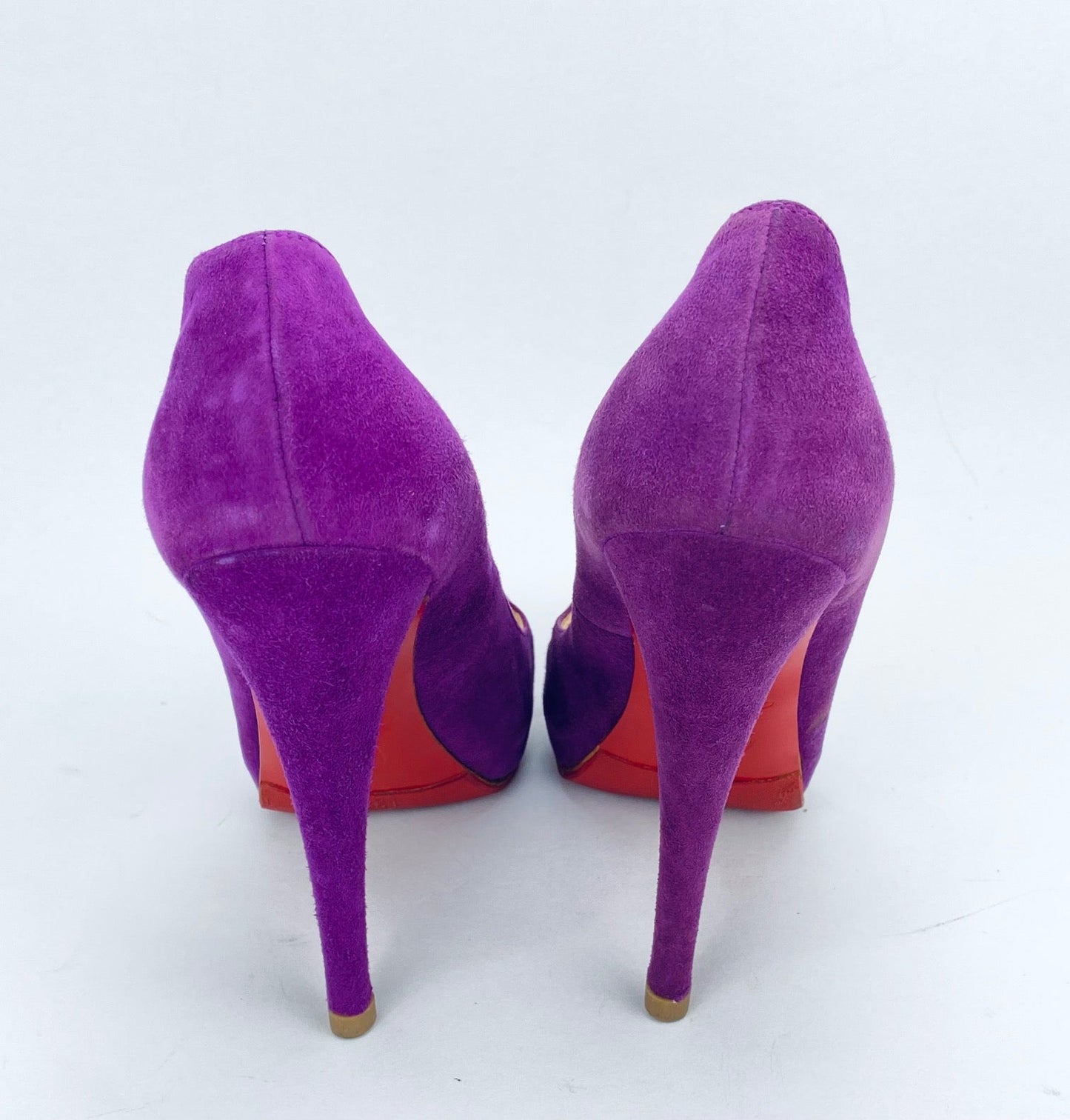 Escarpins à talons Christian Louboutin en daim violet, pointure 37