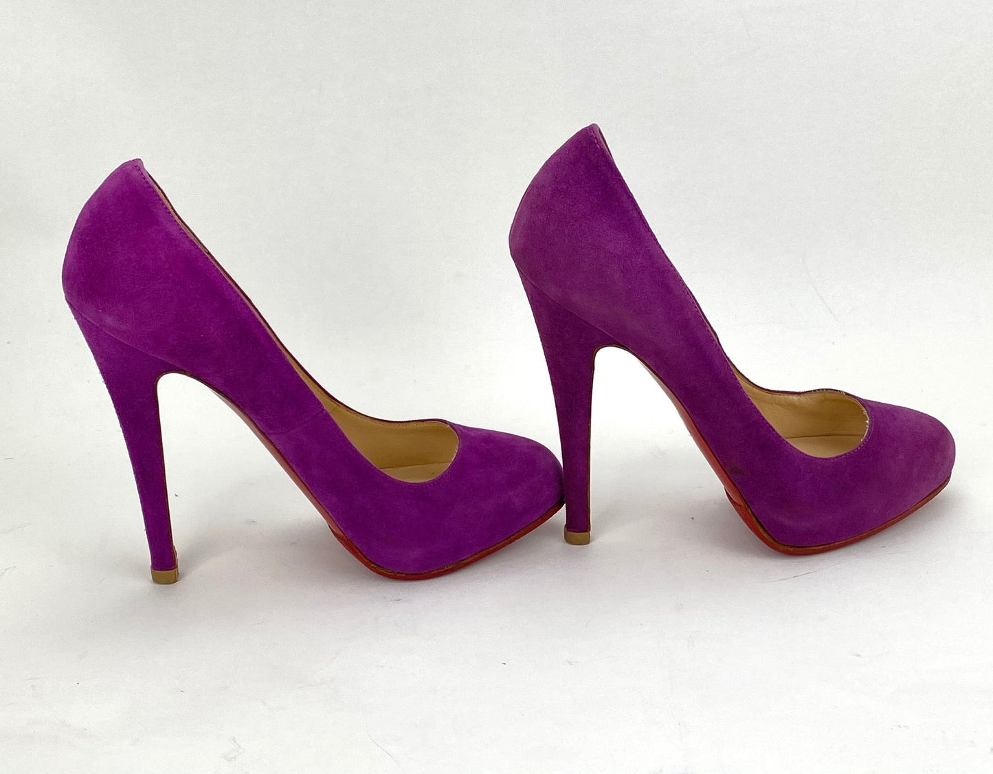 Escarpins à talons Christian Louboutin en daim violet, pointure 37