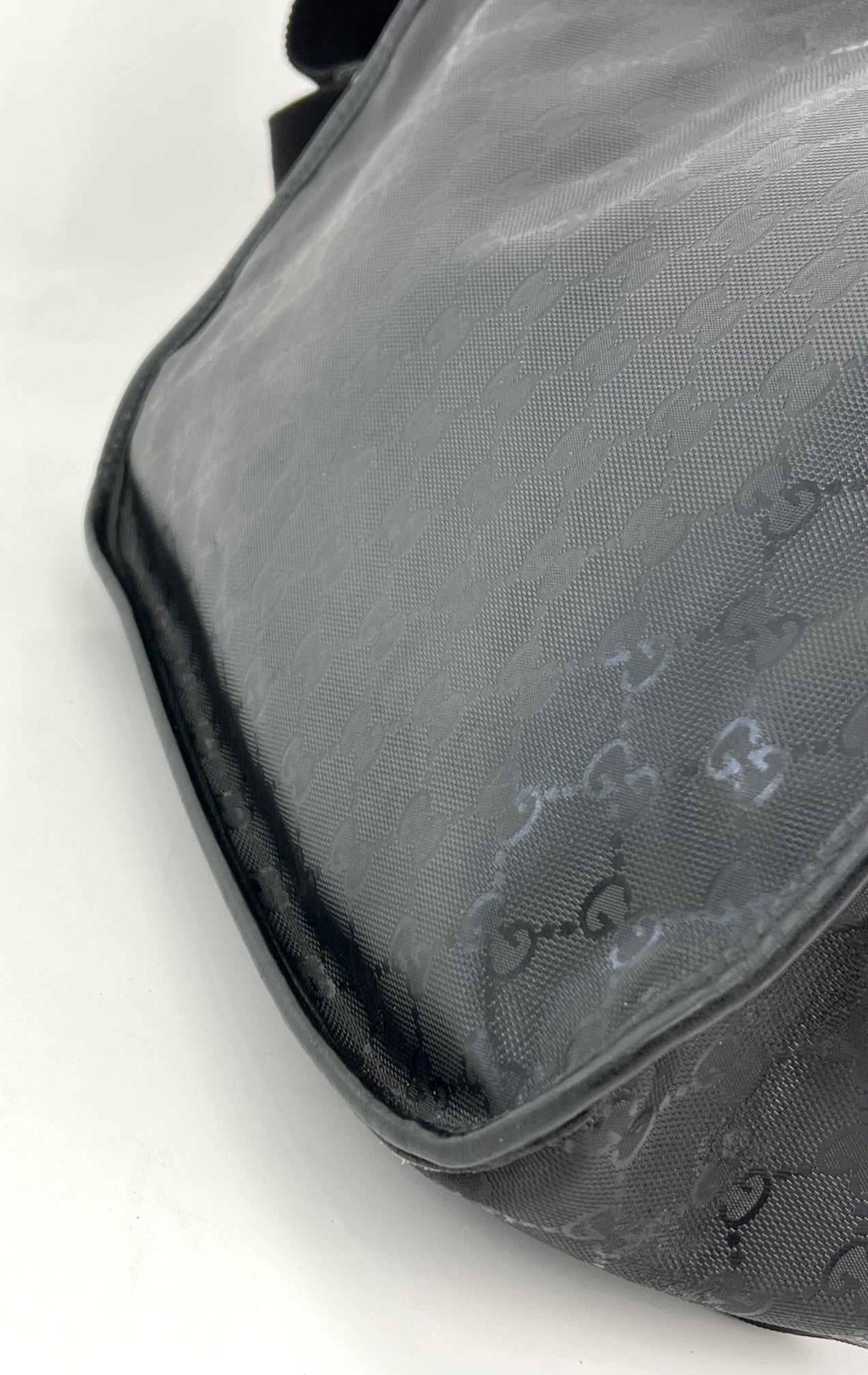 Gucci Men's Messenger GG Supreme Canvas Double Buckle Flap Crossbody Men's Bag Preowned