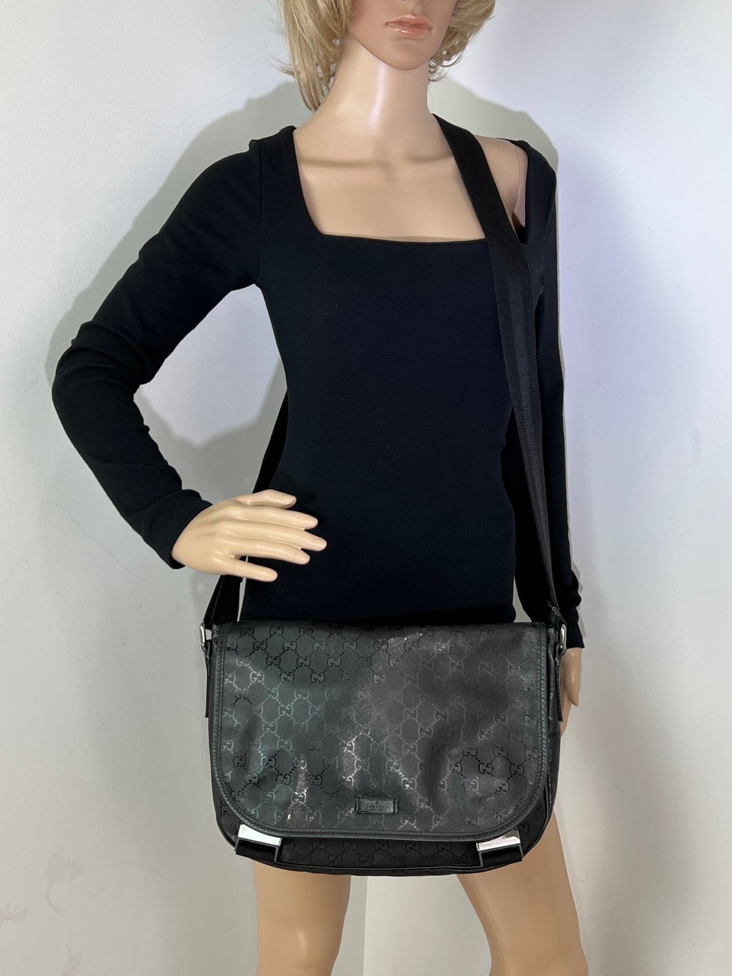 Gucci Men's Messenger GG Supreme Canvas Double Buckle Flap Crossbody Men's Bag Preowned