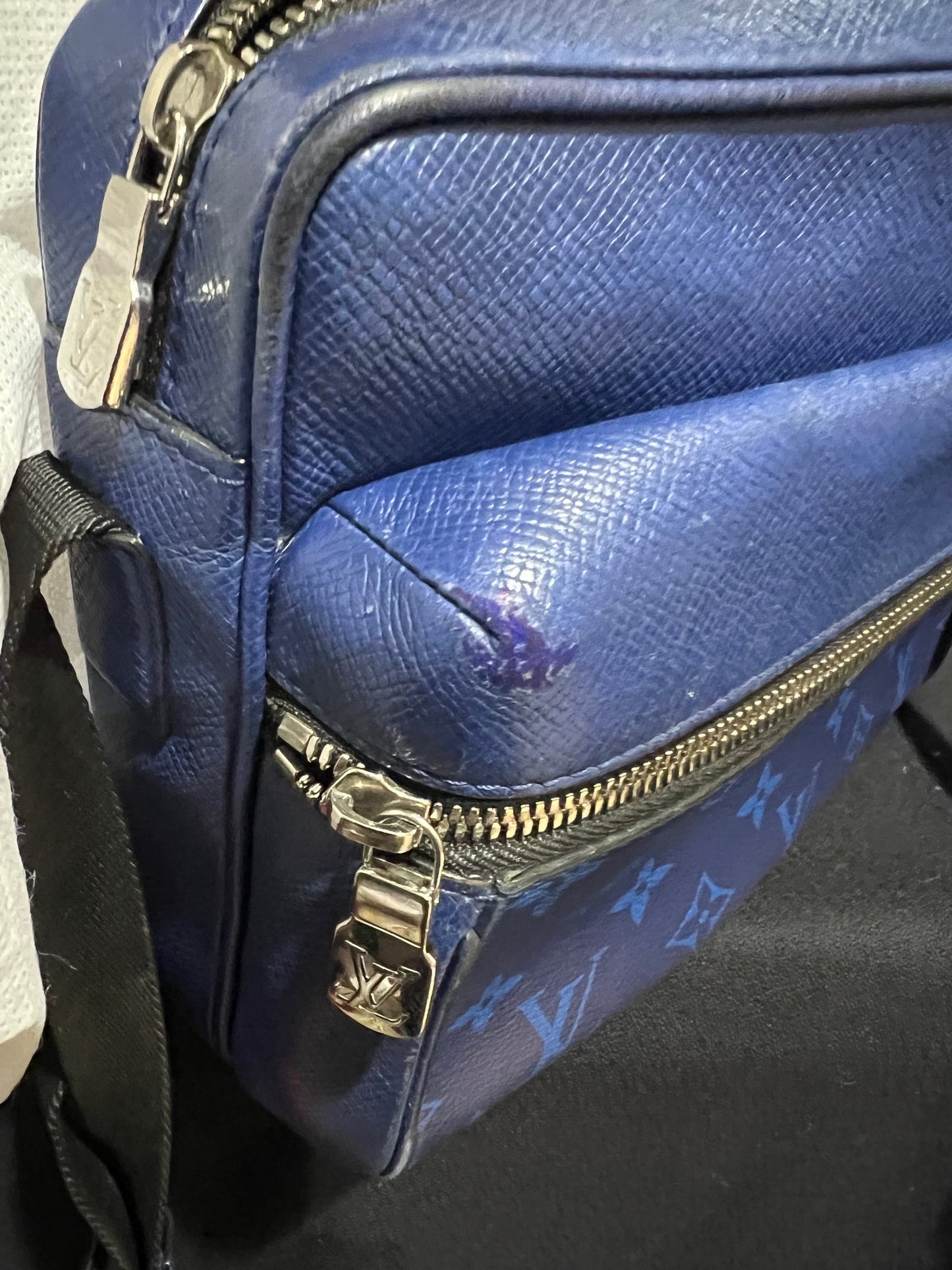 LOUIS VUITTON Taigarama Outdoor Blue Messenger Bag