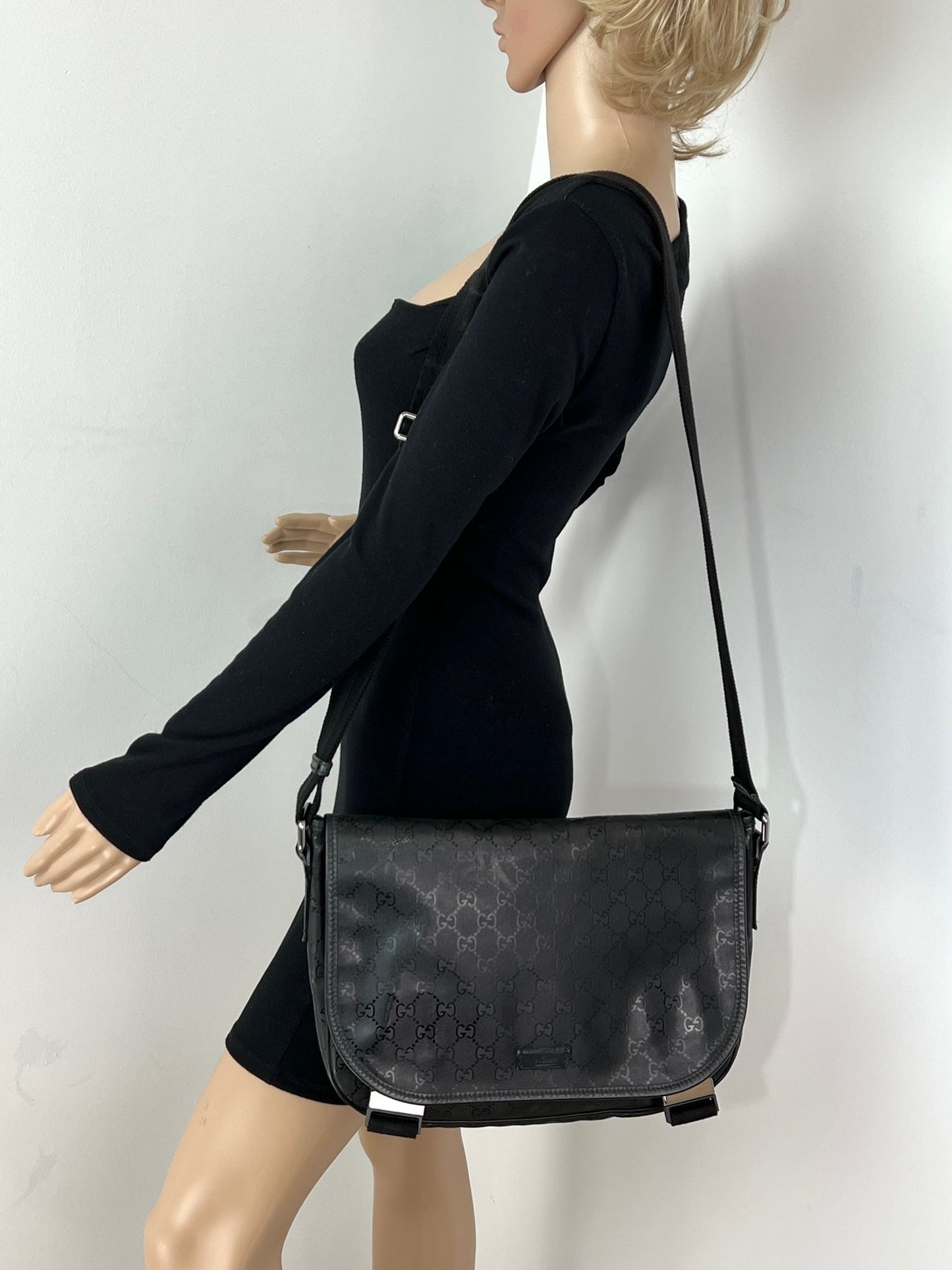 Gucci Men's Messenger GG Supreme Canvas Double Buckle Flap Crossbody Men's Bag Preowned