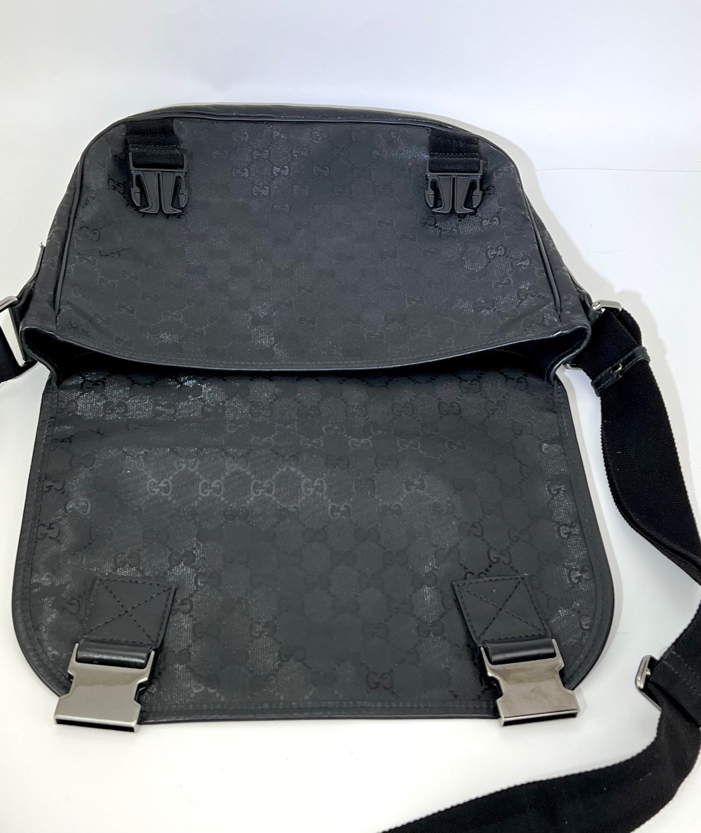 Gucci Men's Messenger GG Supreme Canvas Double Buckle Flap Crossbody Men's Bag Preowned