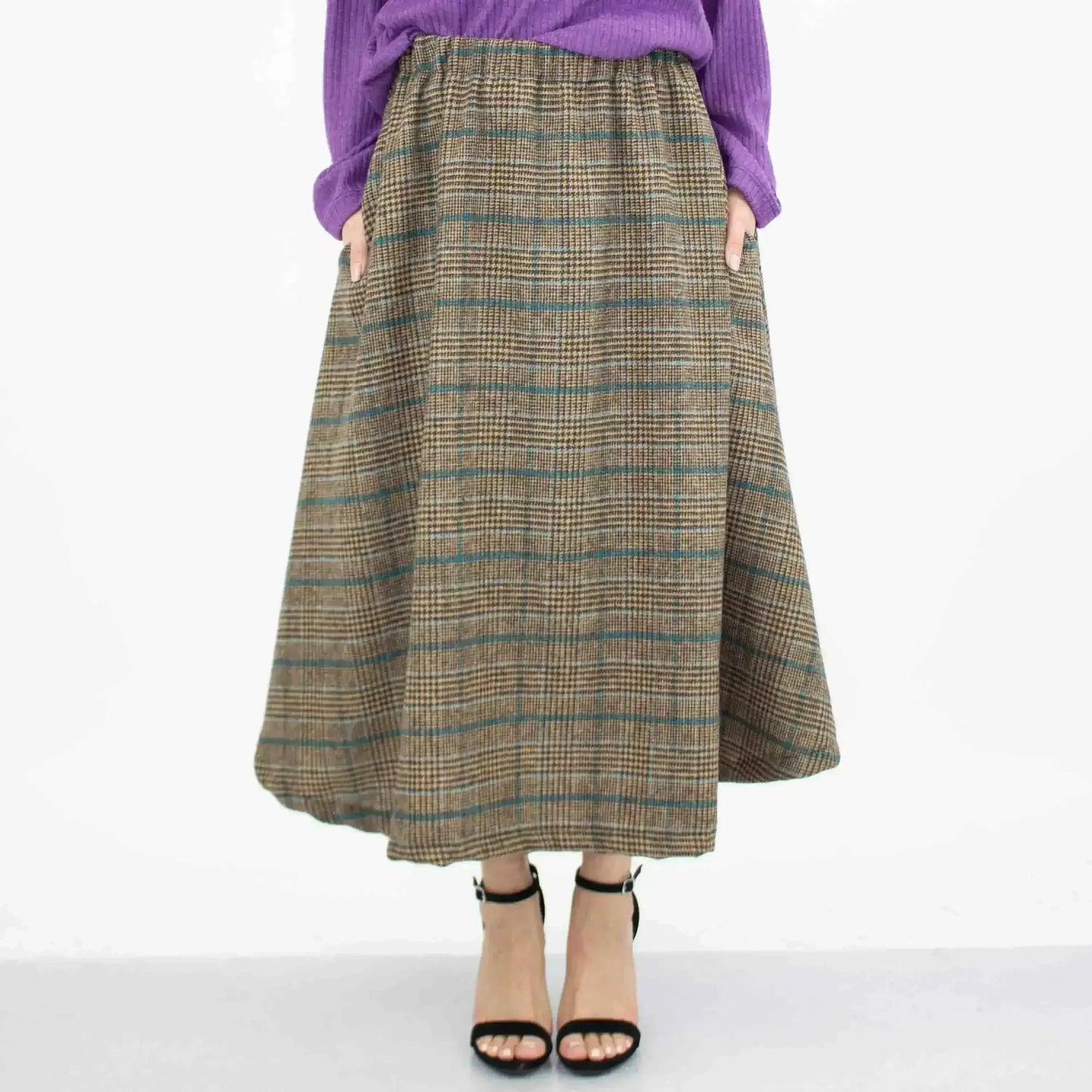 Plaid Flare Midi Skirt with Pockets – Stylish & Comfortable Gray Skirt