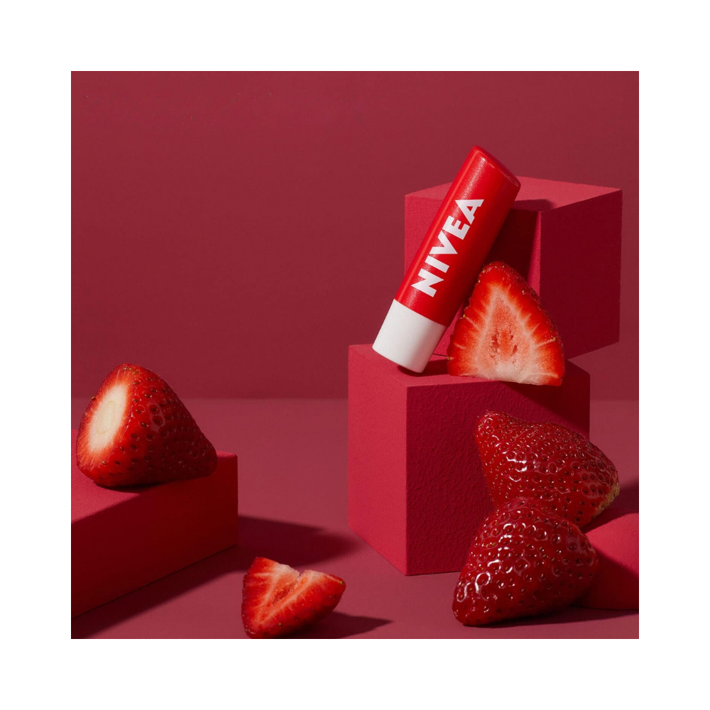 Baume à lèvres Nivea à la fraise, hydratant et nourrissant 24 heures, 4,8 g