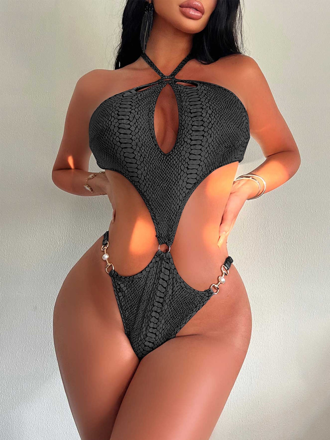 One Piece Hollow Out Cutout Sexy Pearl Buckle Halter Women Swimsuit Bikini One Piece Swimsuit