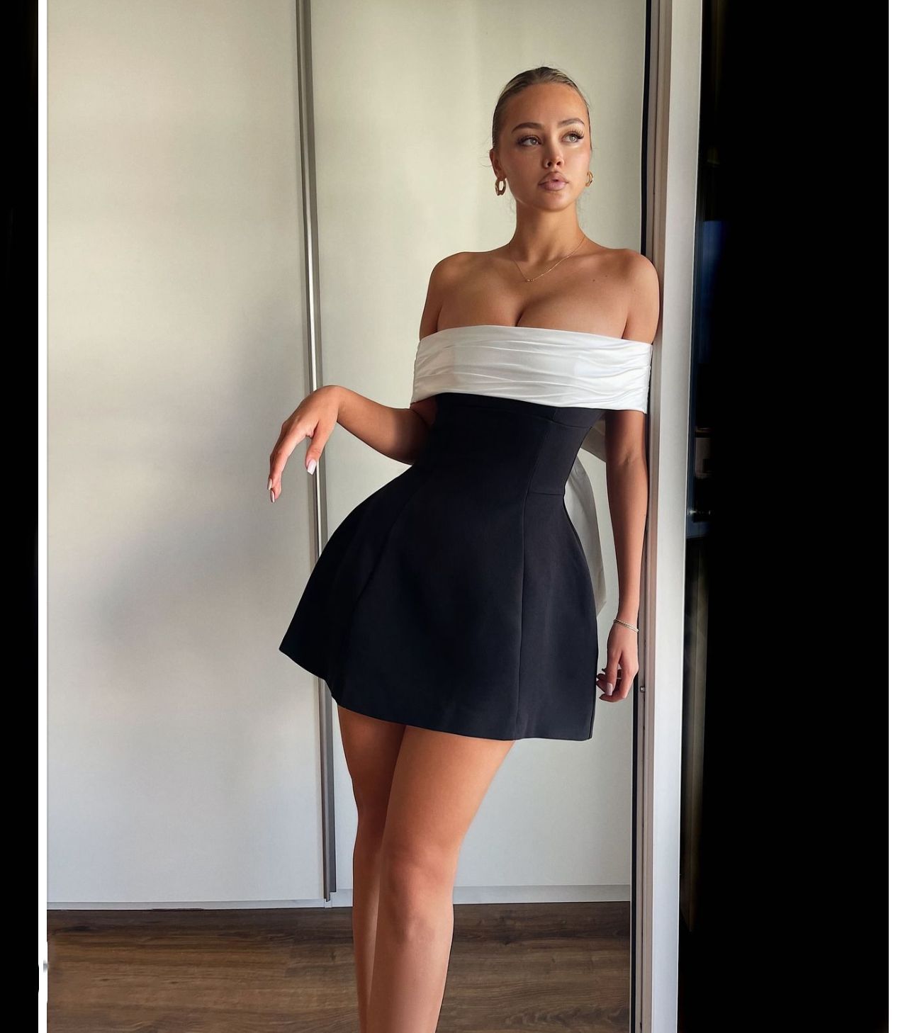 Spring Summer off Shoulder Black White Contrast Color Tight Waist a Swing Design Bow Dress