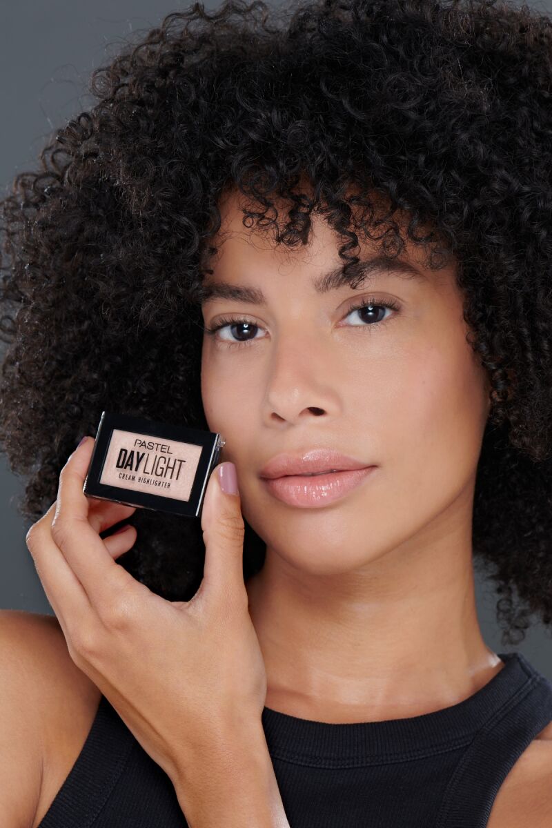 Pastel Daylight Cream Highlighter 3.5 g - 11 Sunrise