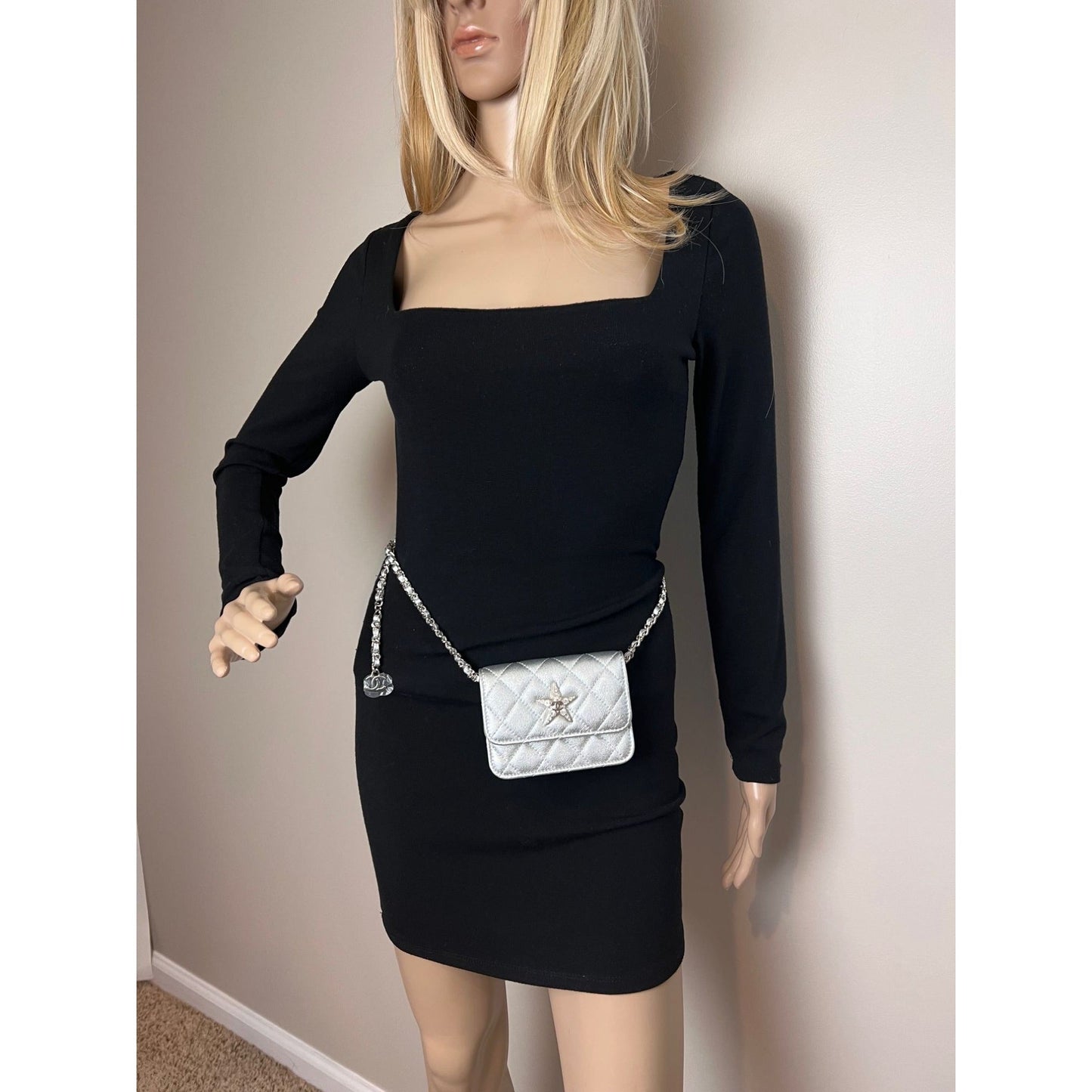 Sac à bandoulière Chanel en cuir de chèvre métallisé matelassé avec rabat étoile