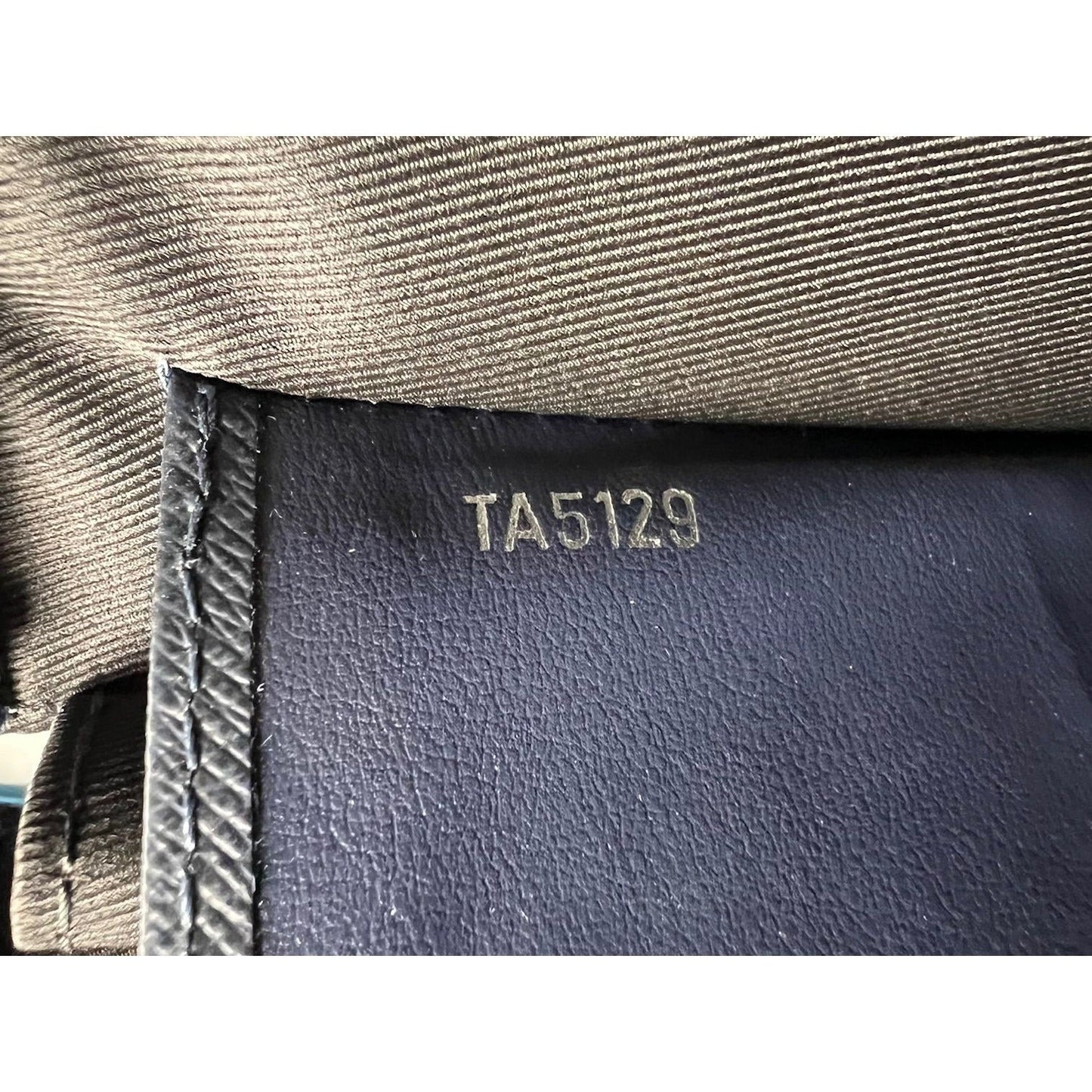 Louis Vuitton Pochette Voyage MM Taiga Dark Blue Leather Hand Bag Limited Edition