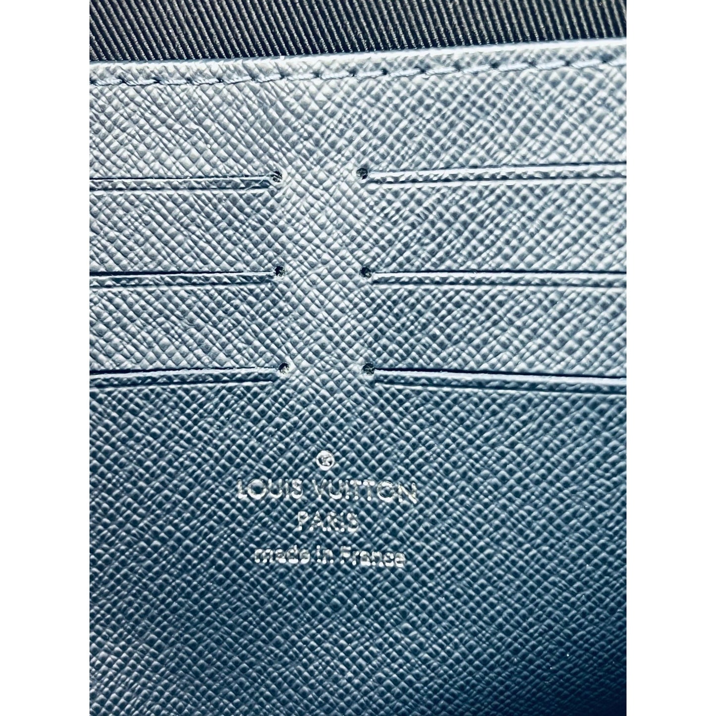 Louis Vuitton Pochette Voyage MM Taiga Dark Blue Leather Hand Bag Limited Edition