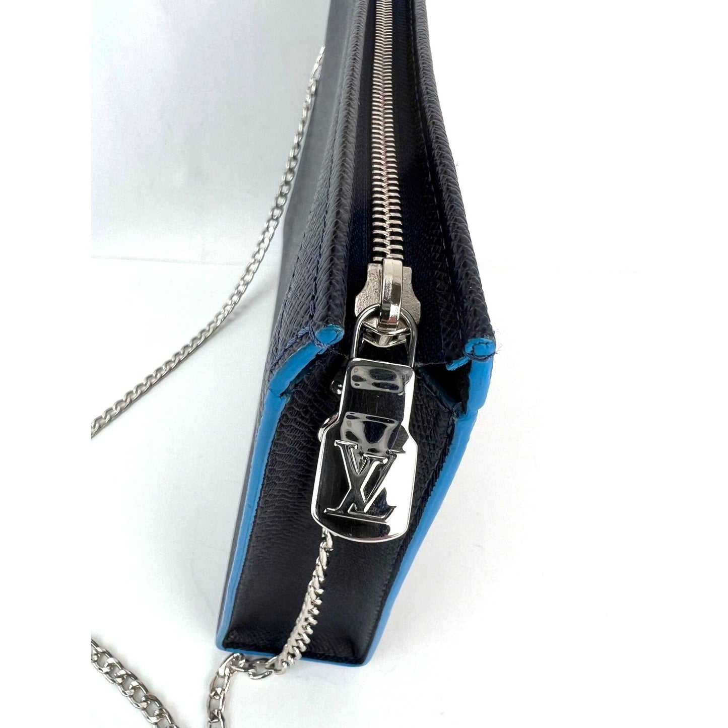 Louis Vuitton Pochette Voyage MM Taiga Dark Blue Leather Hand Bag Limited Edition