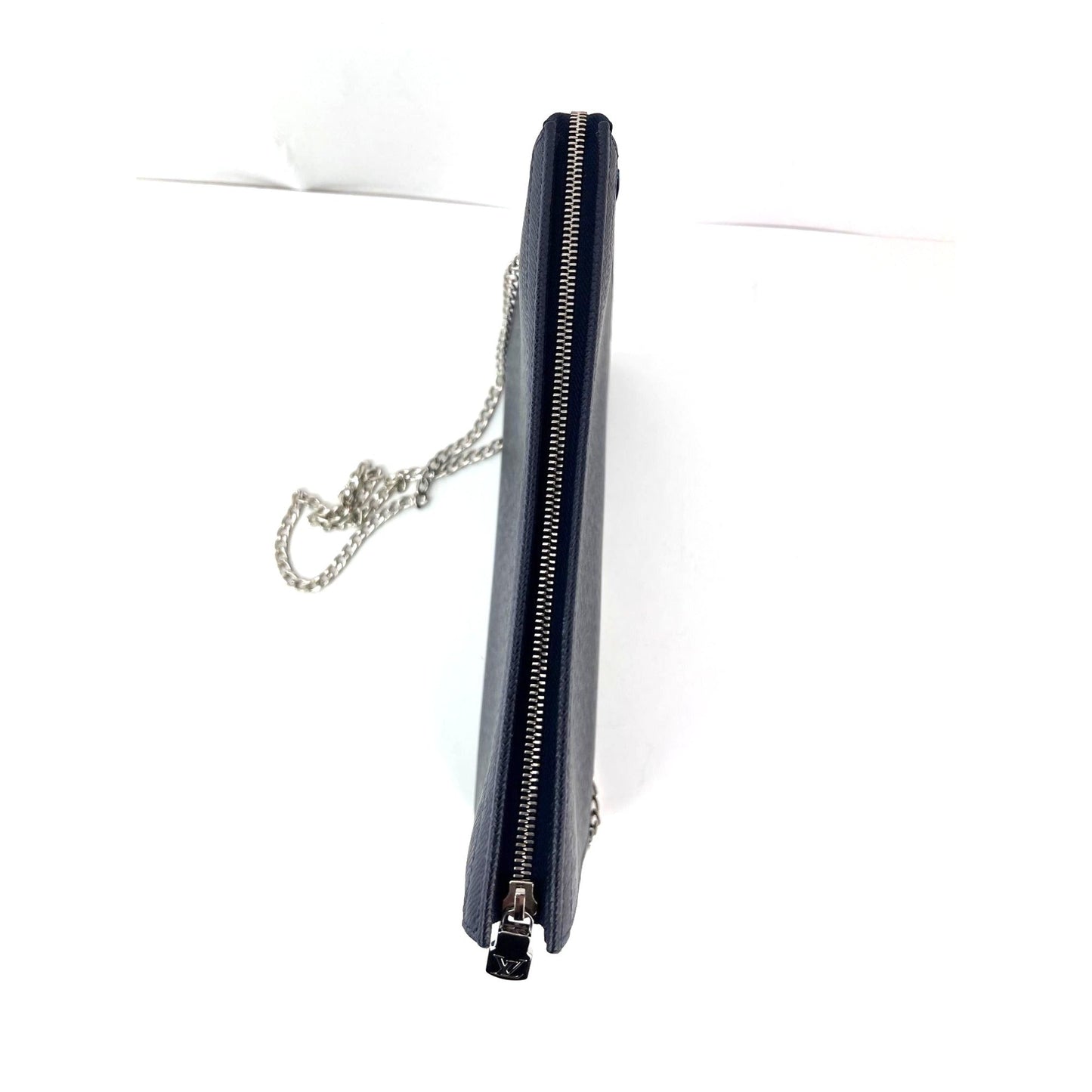 Louis Vuitton Pochette Voyage MM Taiga Dark Blue Leather Hand Bag Limited Edition