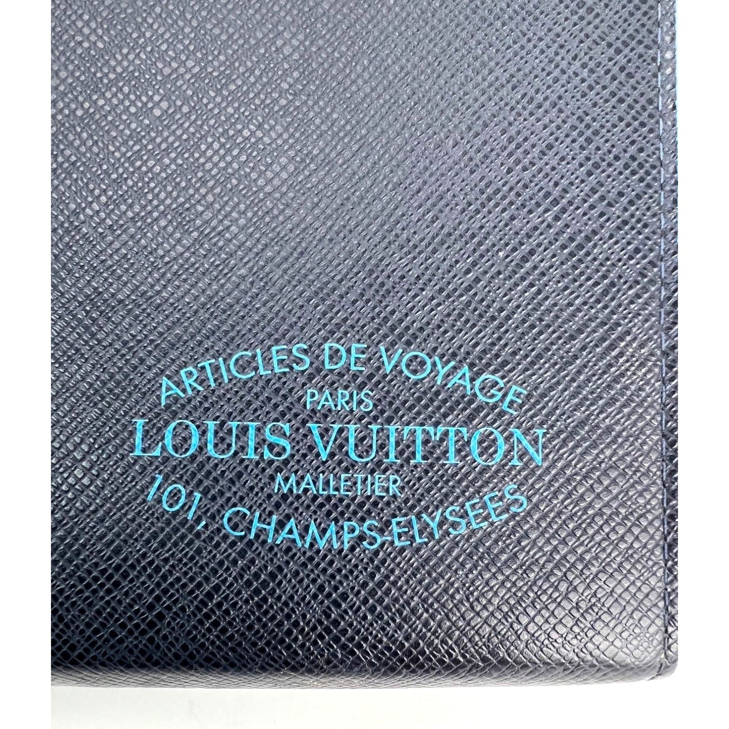 Louis Vuitton Pochette Voyage MM Taiga Dark Blue Leather Hand Bag Limited Edition