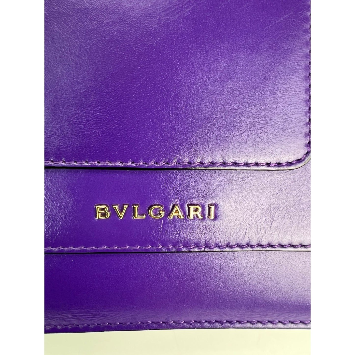 Sac bandoulière Bvlgari Serpenti Forever en cuir de veau violet