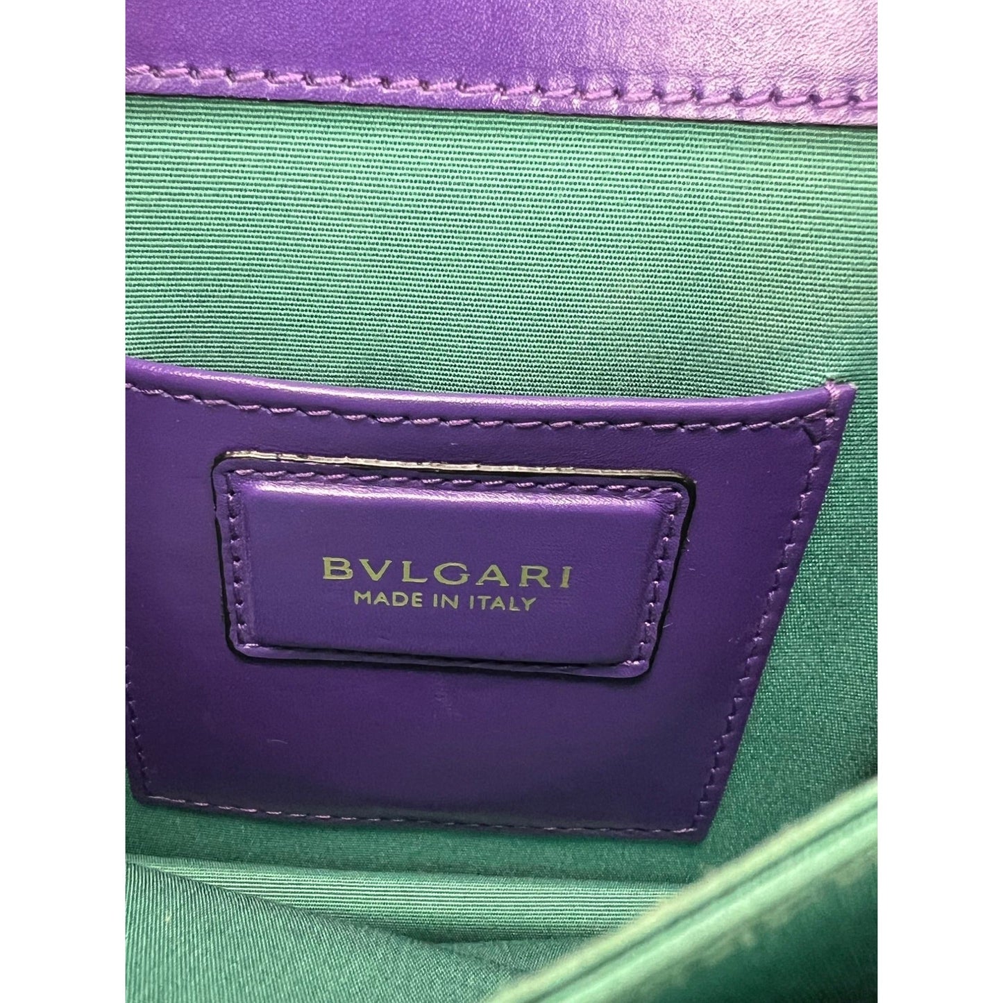 Sac bandoulière Bvlgari Serpenti Forever en cuir de veau violet
