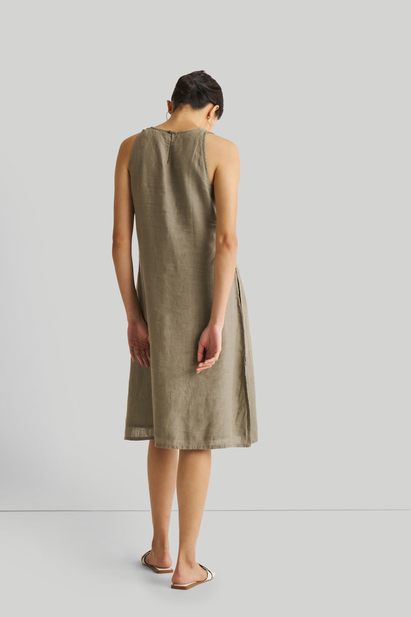 Robe Reading Tea Leaves en olive foncé