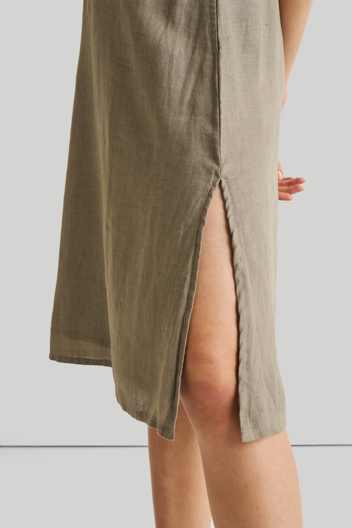 Robe Reading Tea Leaves en olive foncé