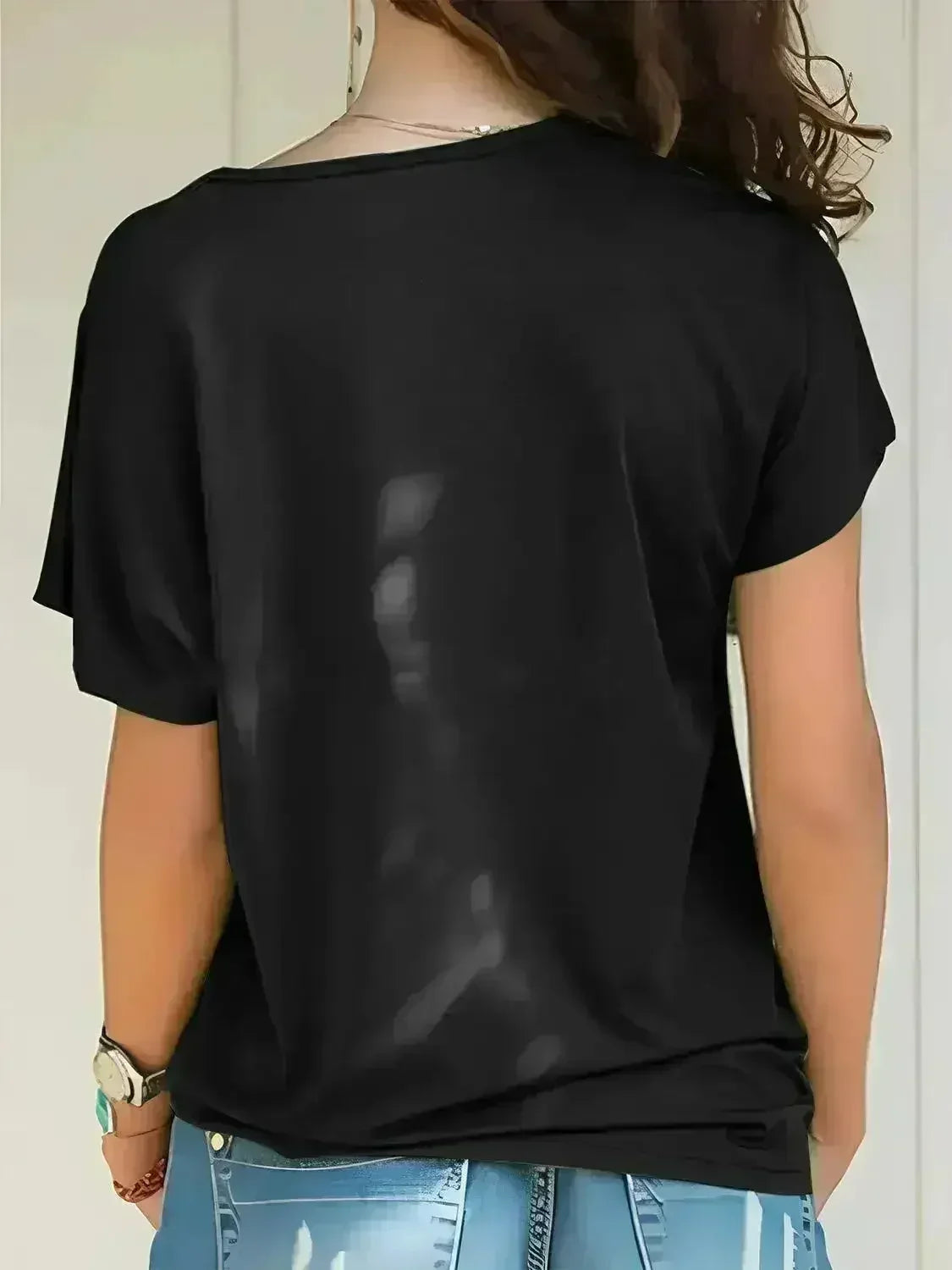 Asymmetrical Neck T-Shirt – Modern Basic with Edge