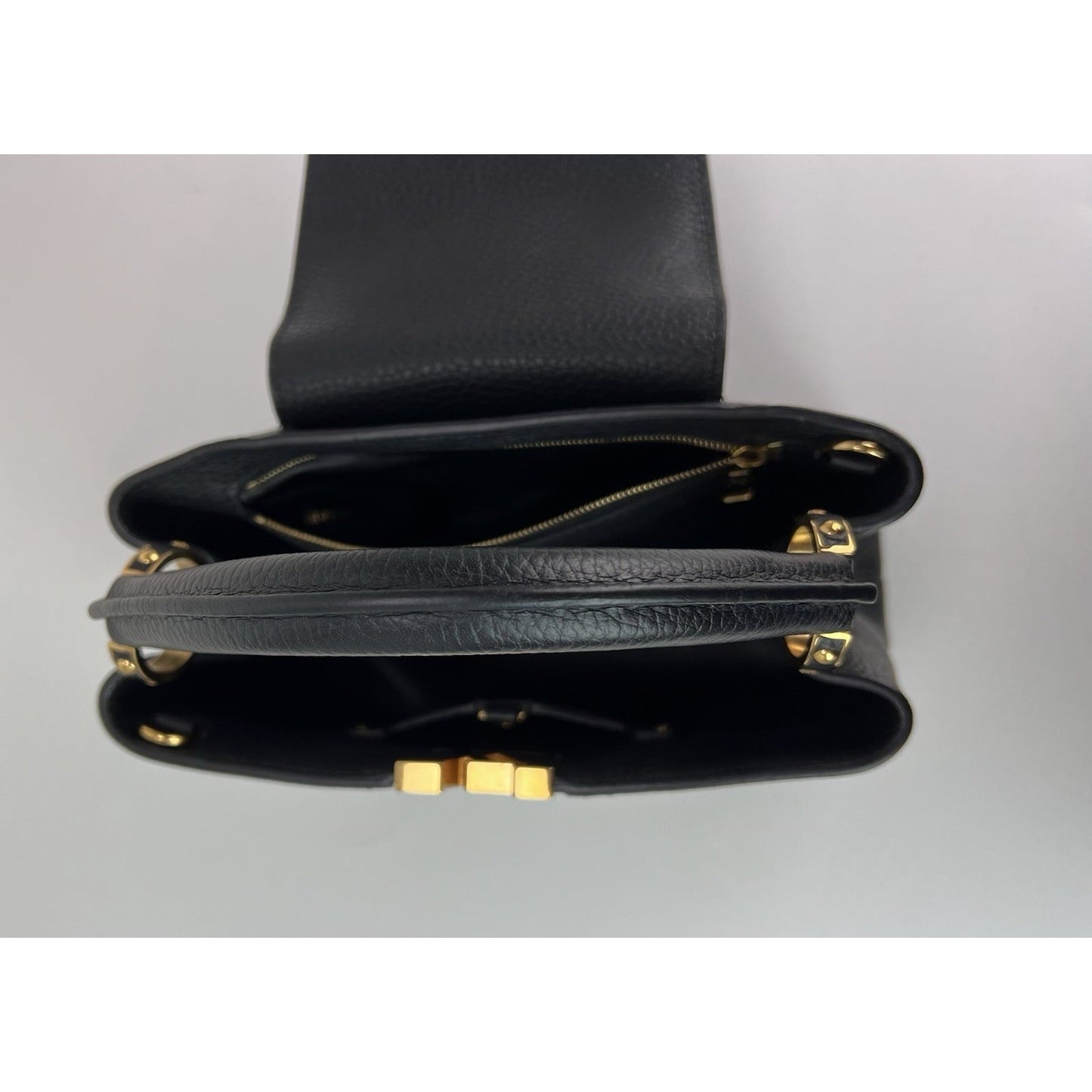 Sac à bandoulière Louis Vuitton Taurillon Capucines Trapped Leopard BB noir