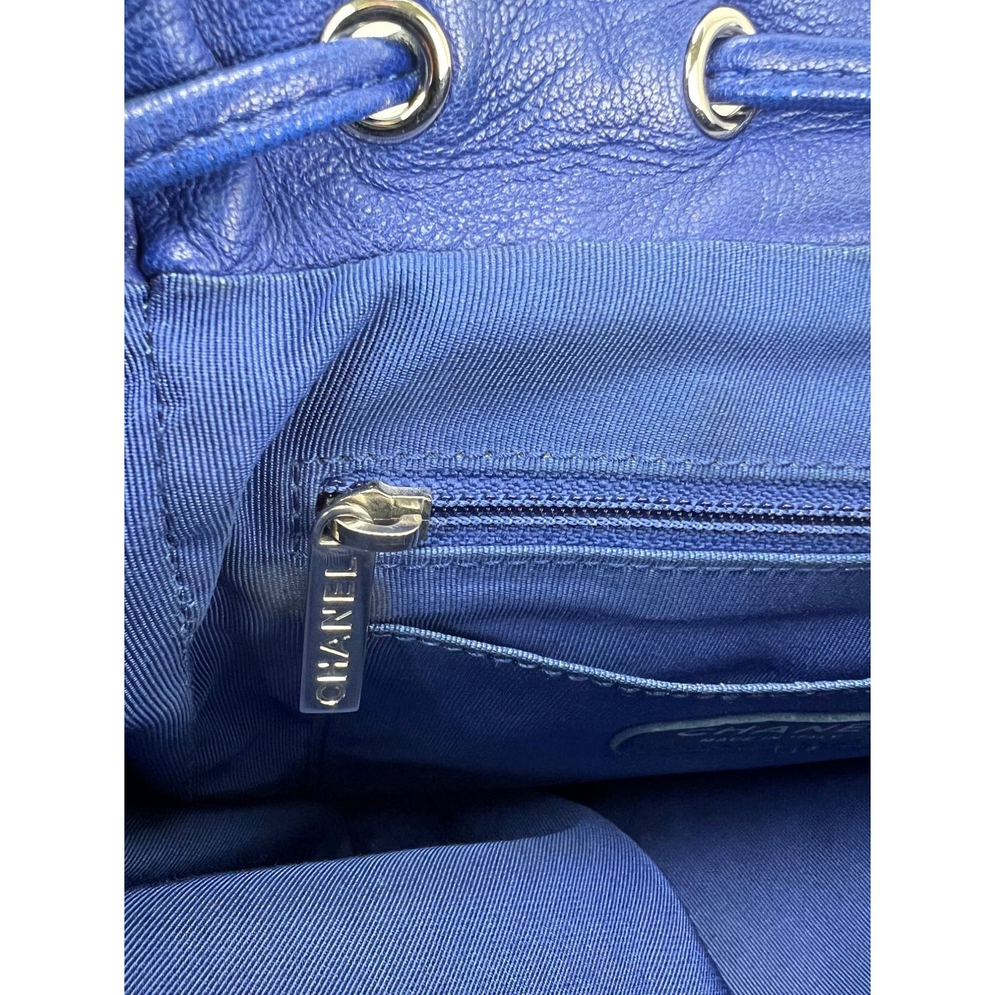 Petit sac à dos bleu Urban Spirit matelassé en cuir d'agneau Chanel