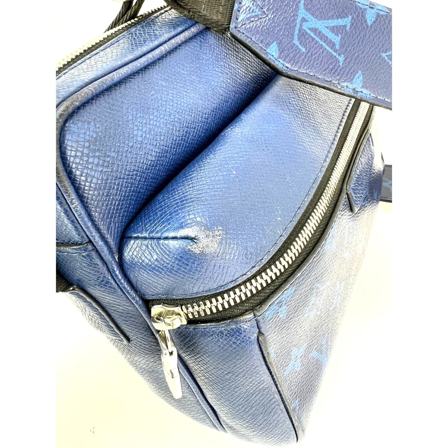 LOUIS VUITTON Taigarama Outdoor Blue Messenger Bag