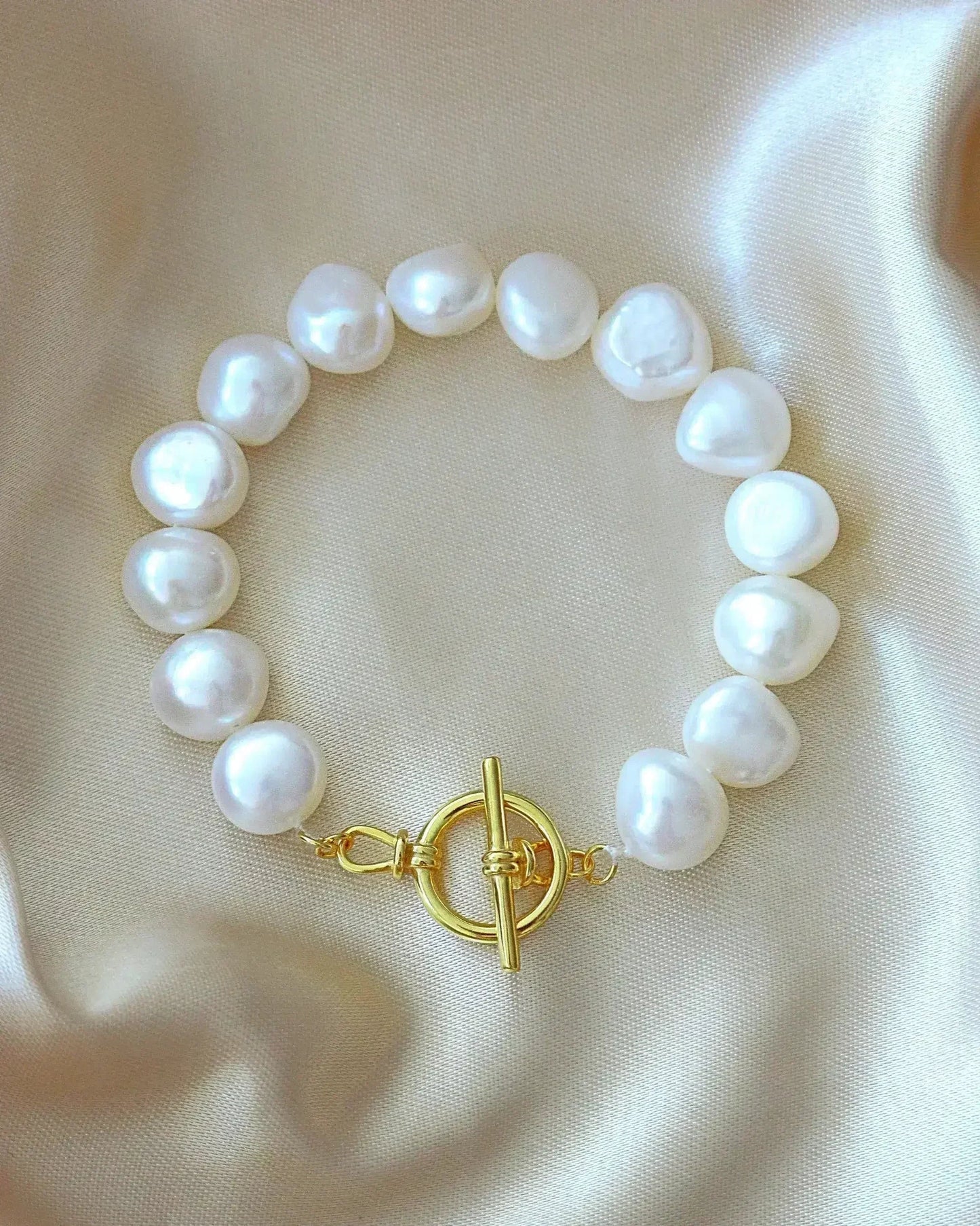 Baroque Freshwater Pearl Bracelet - 18K Gold Plated | Femstylo