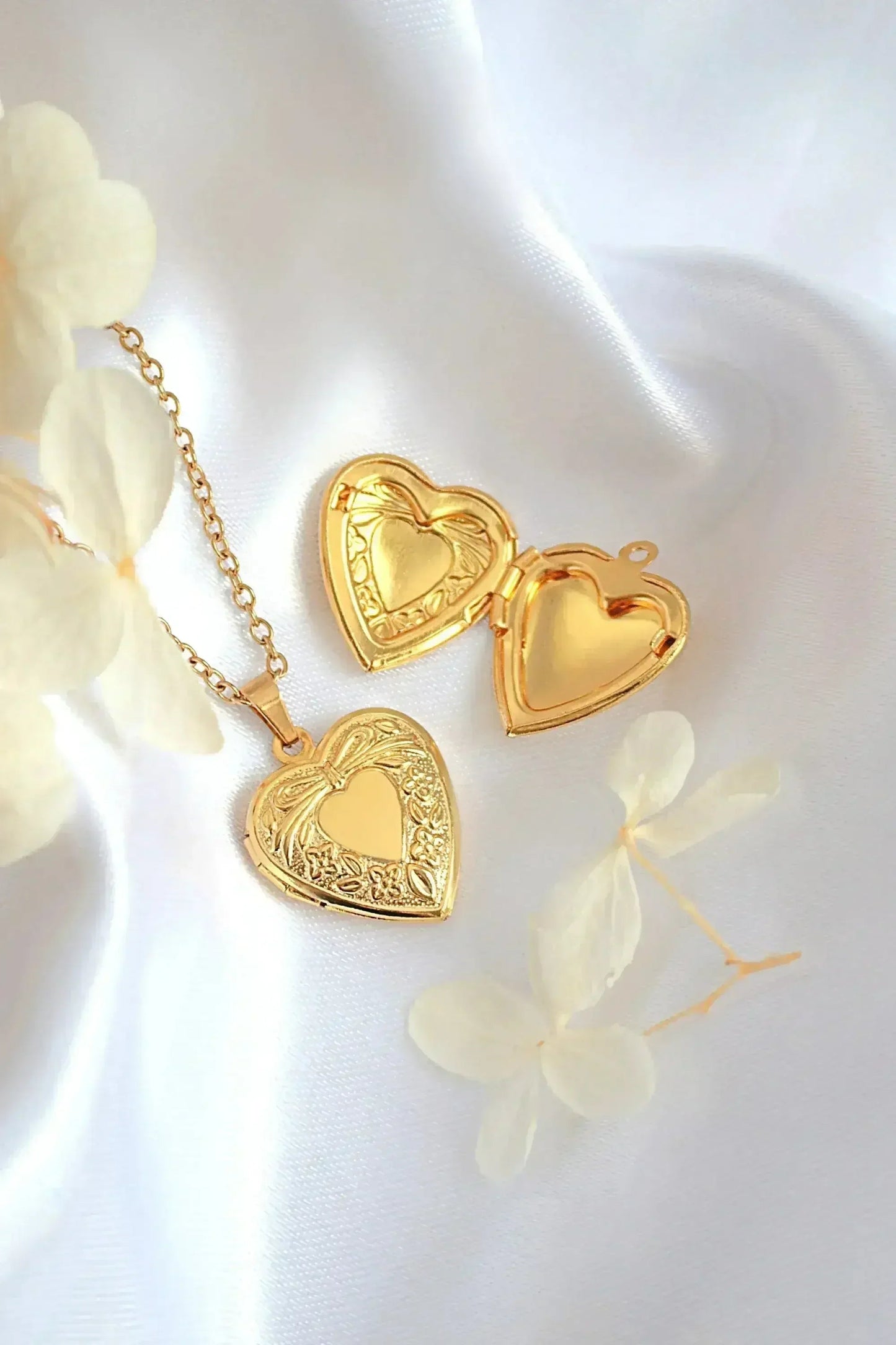 18 Karats Heart Locket Necklace - Cute & Meaningful Jewelry