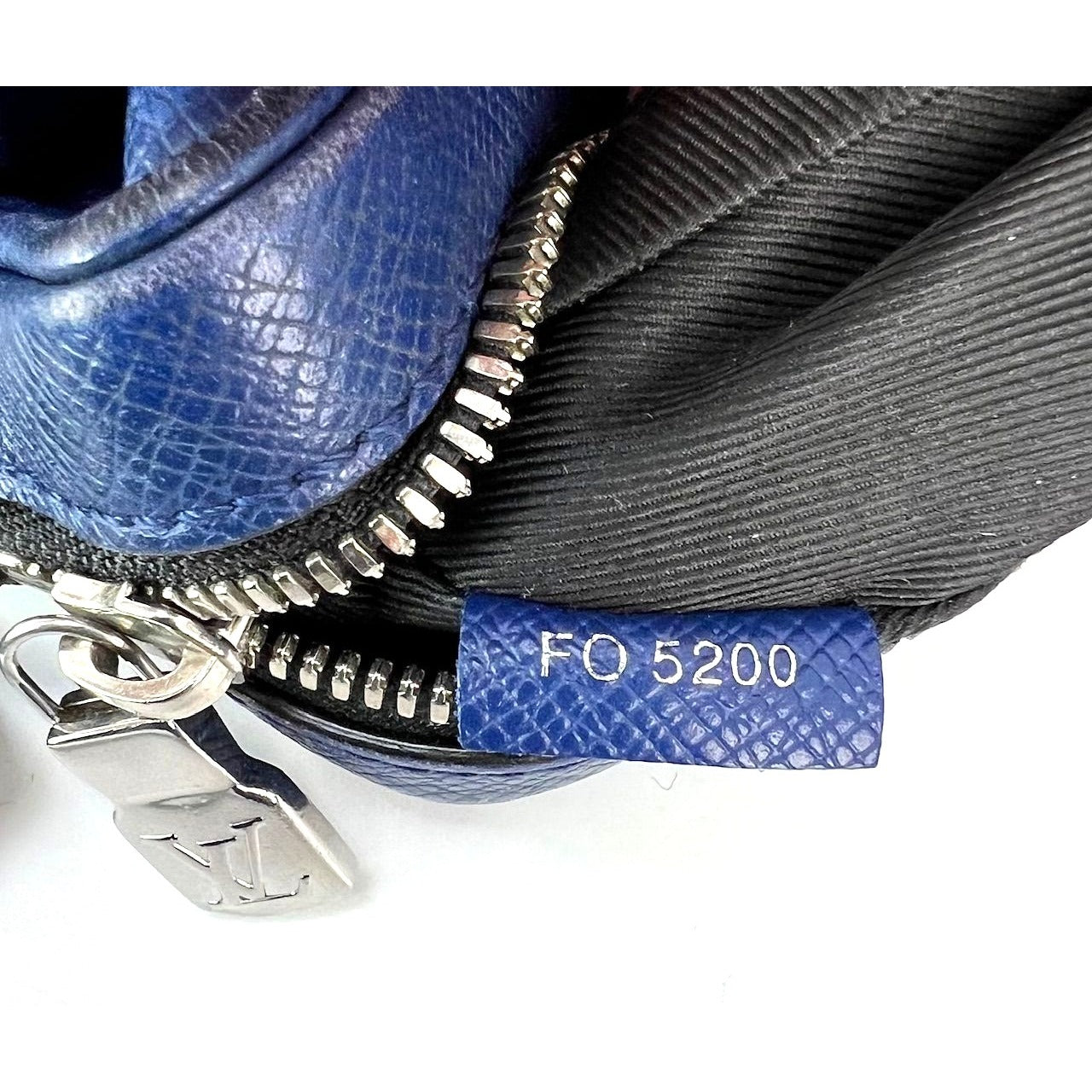 LOUIS VUITTON Taigarama Outdoor Blue Messenger Bag