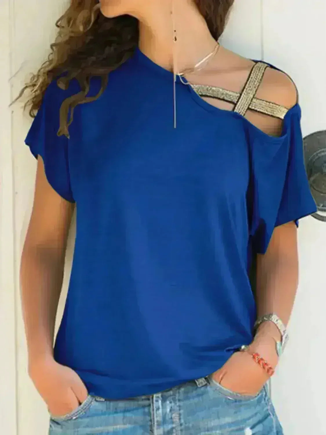 Asymmetrical Neck T-Shirt – Modern Basic with Edge