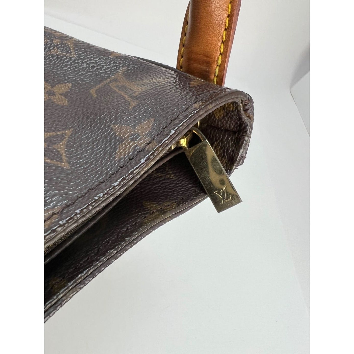 LOUIS VUITTON Looping GM Monogram Shoulder Bag