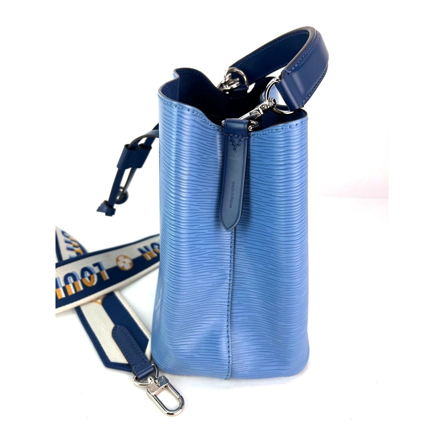 Sac bandoulière Louis Vuitton Neo Noe BB en cuir épi bleu