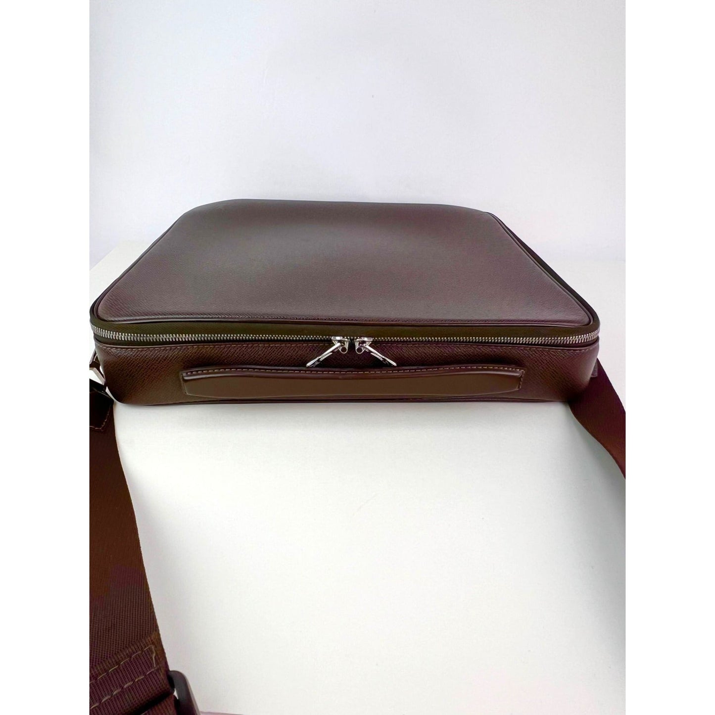 Louis Vuitton Taiga Odessa Laptop Brown Leather Briefcase