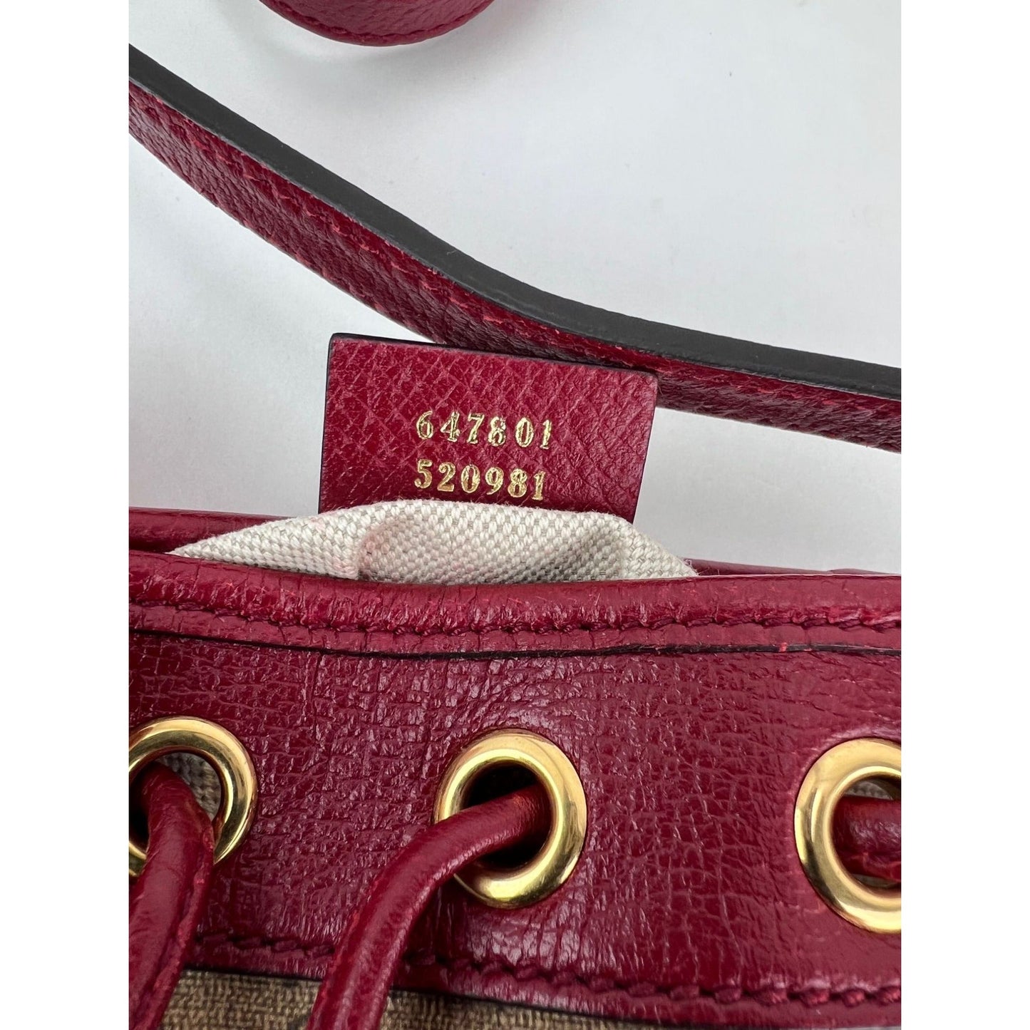 Mini sac seau Gucci X Doraemon Vintage GG Supreme