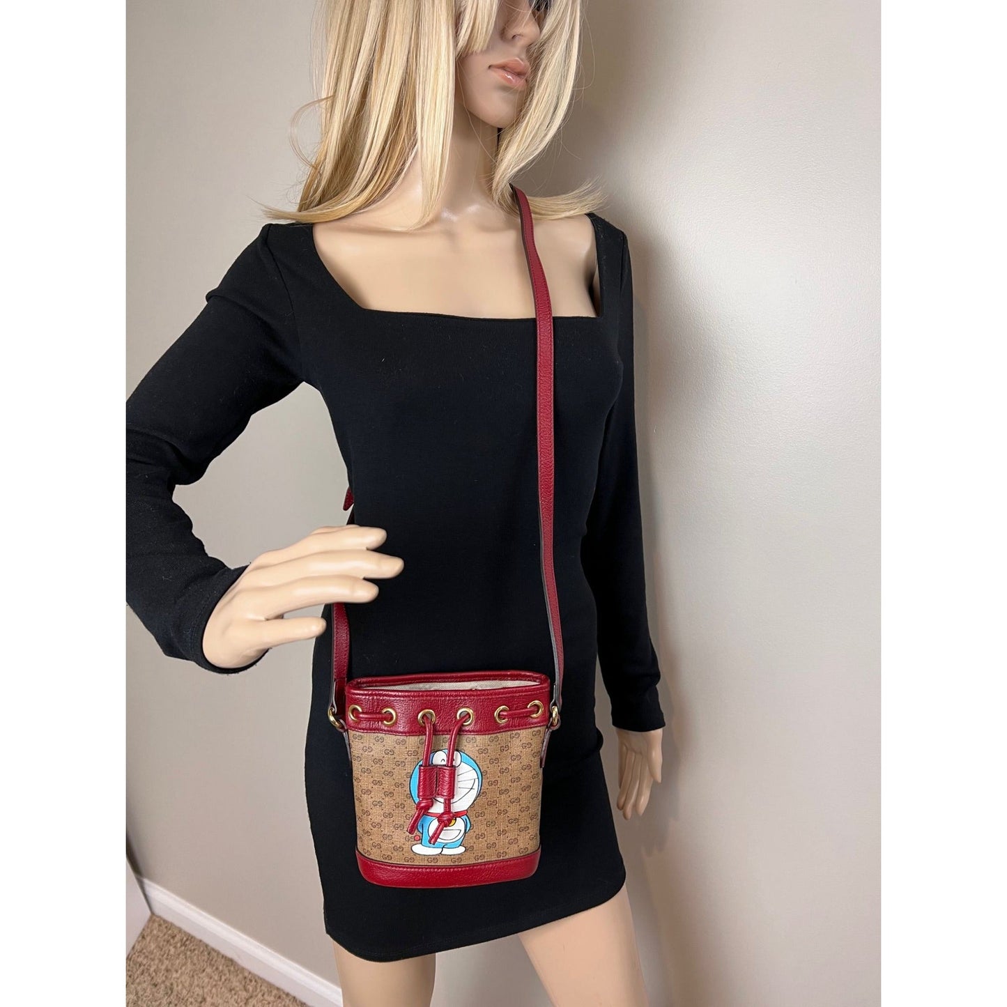 Mini sac seau Gucci X Doraemon Vintage GG Supreme