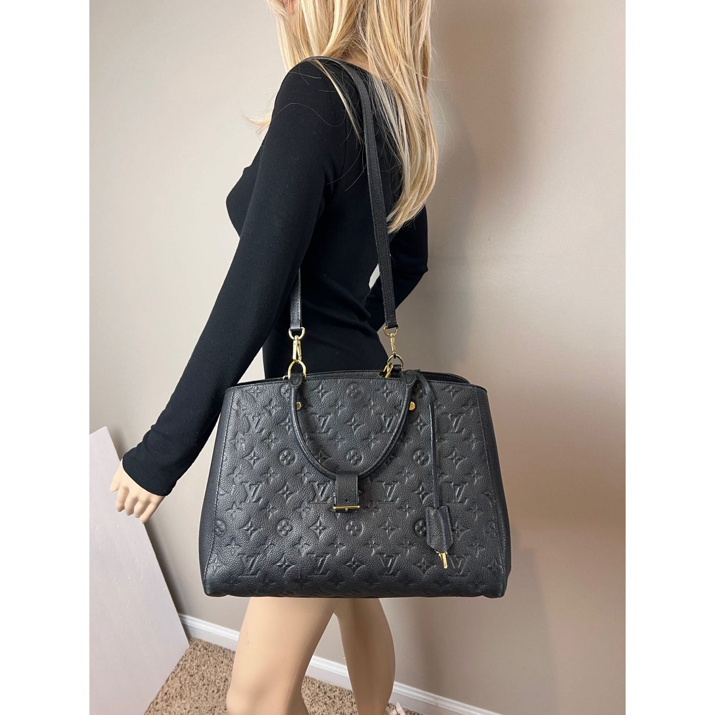 Sac à bandoulière Louis Vuitton Montaigne GM en cuir noir Empriente