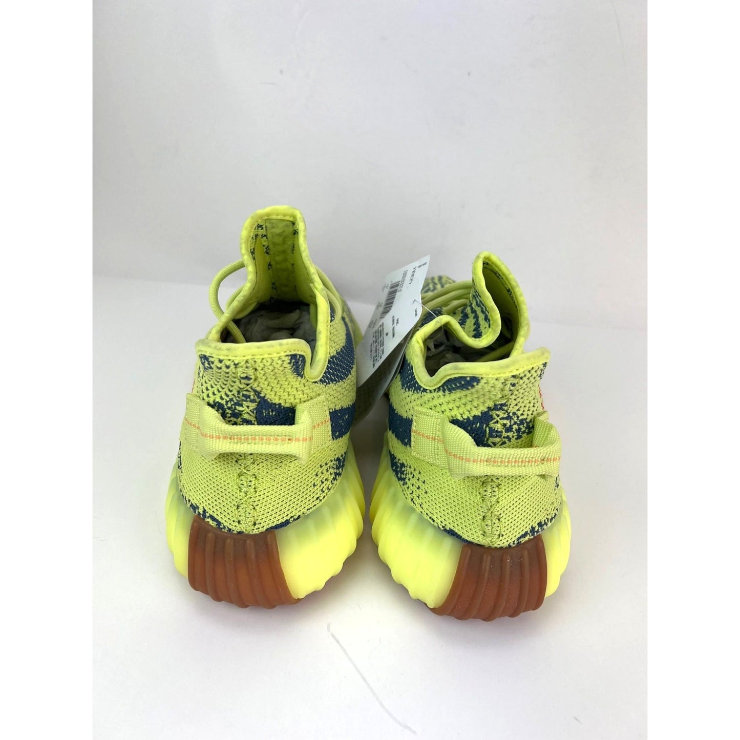 Baskets Yeezy Boost 350 V2 Semi Frozen Yellow par adidas USA pour hommes, pointure 40.5