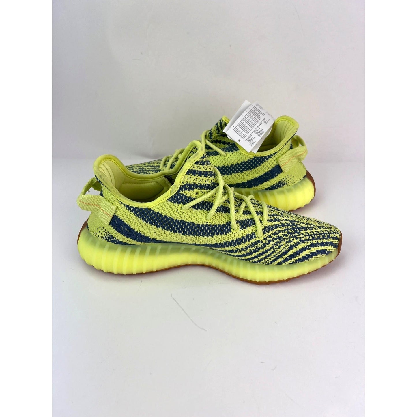 Baskets Yeezy Boost 350 V2 Semi Frozen Yellow par adidas USA pour hommes, pointure 40.5