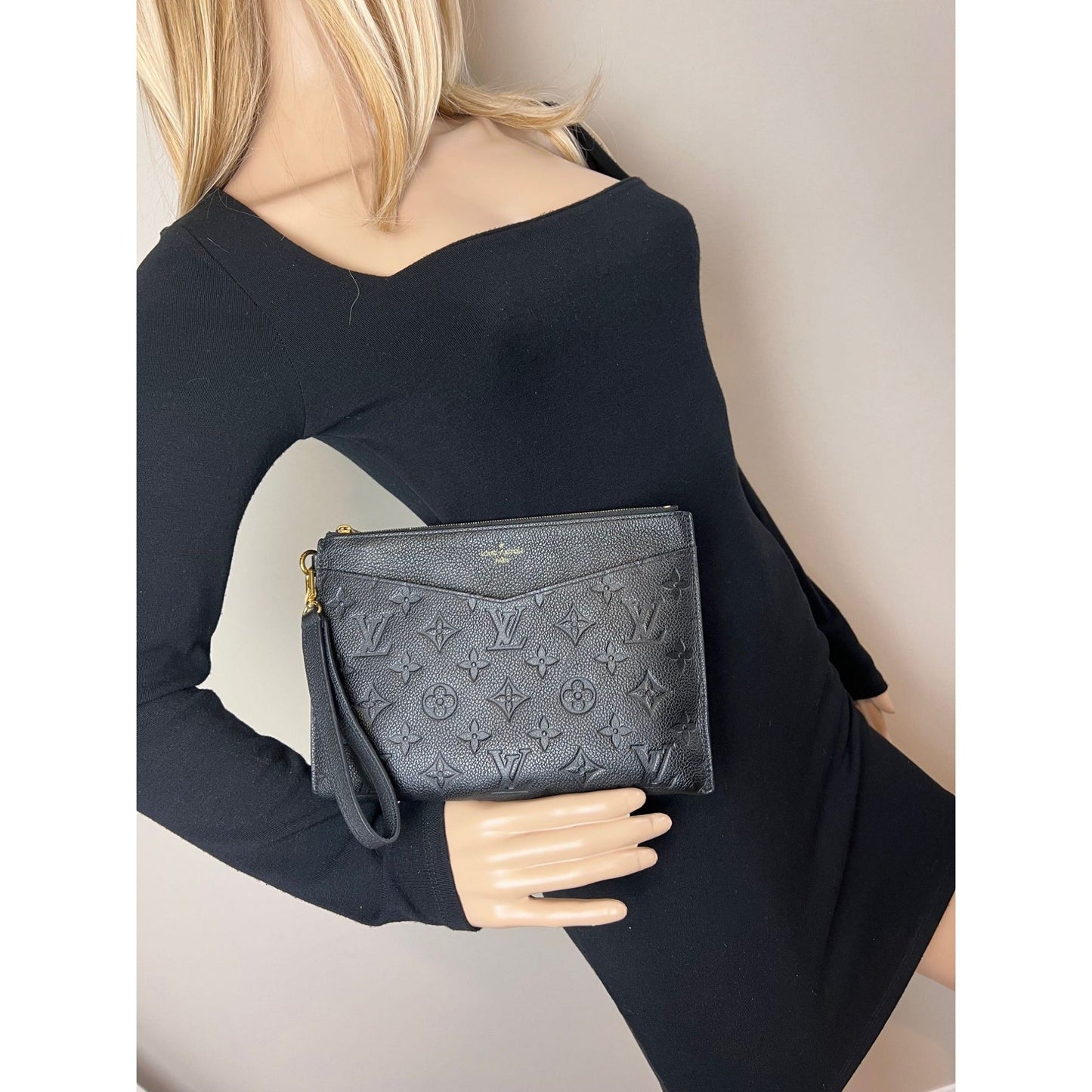 Louis Vuitton Melanie MM Black Leather Empriente Pochette Wristlet Bag